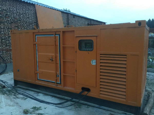 张掖发电机组长期使用中，电缆线的敷设路径有哪些要求？